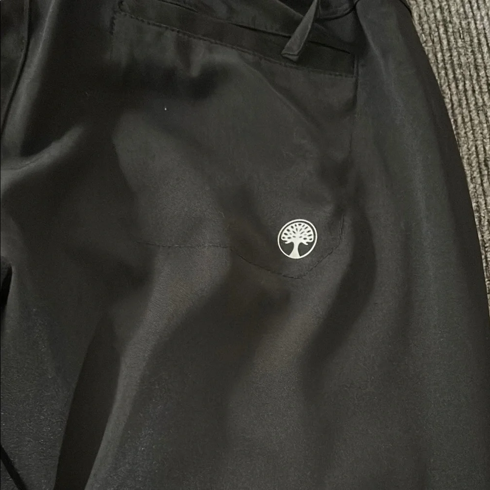 Healing Hands Black Scrub Set - Picture 4 of 10